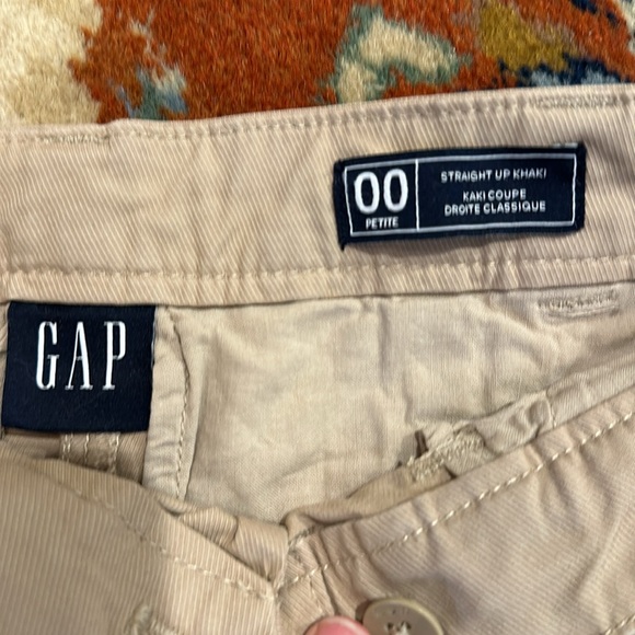 Gap Khaki pants 🌸 3 for $25 - Picture 5 of 5